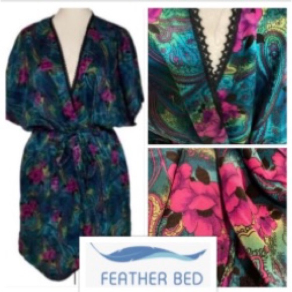 EUC Featherbed Robe Size Large - Picture 11 of 11